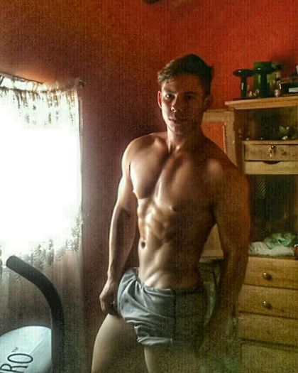 Junior, Modelo latino Junior, escort Dominante en
