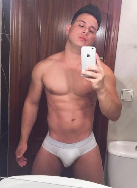 Robert - Gay Escort | Chapero Alicante | Sexchapero.com