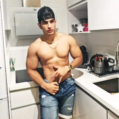 Adrianlatinoboyzy - Gay Escort | Chapero Málaga | Sexchapero.com