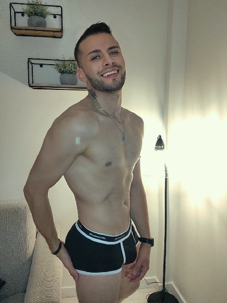 Franco UY - Gay Escort | Chapero Madrid | Sexchapero.com