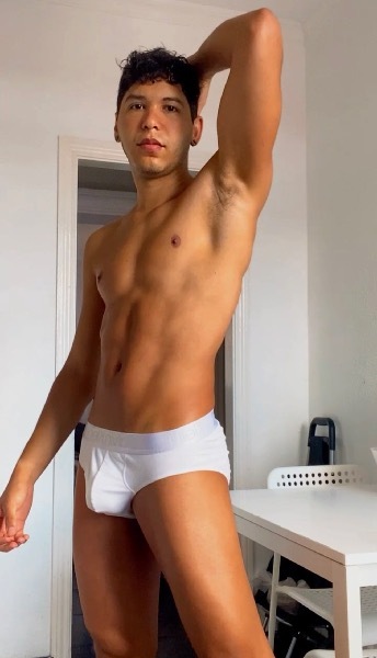 Alexander latino - Gay Escort | Chapero Las Palmas | Sexchapero.com