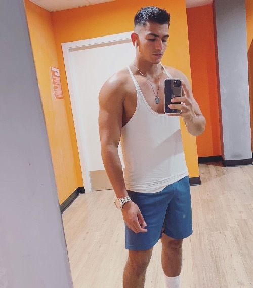 Alexander Guerrero, escort Versátil + Activo Colombia en Madrid