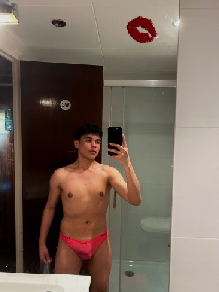 Kirillsub, Morboso, guapo y moreno Kirillsub, escort Versátil Peru en