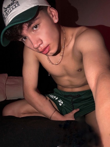 Isaac Escort Versátil | Chapero Barcelona | Sexchapero.com Isaac - Gay Escort | Chapero Barcelona | Sexchapero.com