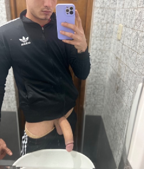 David, Hello, how about it, a pleasure to greet you, Sebastian, a handsome, gifted boy, ver David, escort Activo Colombia en Valencia