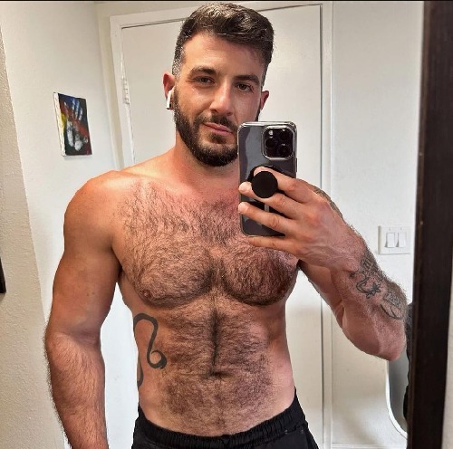 Tomy, My name is Tomy, I'm 27 years old and I'm available for serious sex. Tomy, escort Versátil + Activo España en Madrid