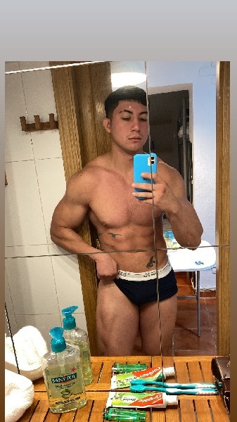 Roni - Gay Escort | Chapero Madrid | Sexchapero.com