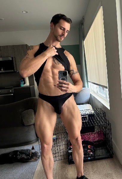 Connor, Connor, escort Versátil Francia en Barcelona